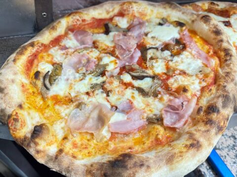Prosciutto e funghi